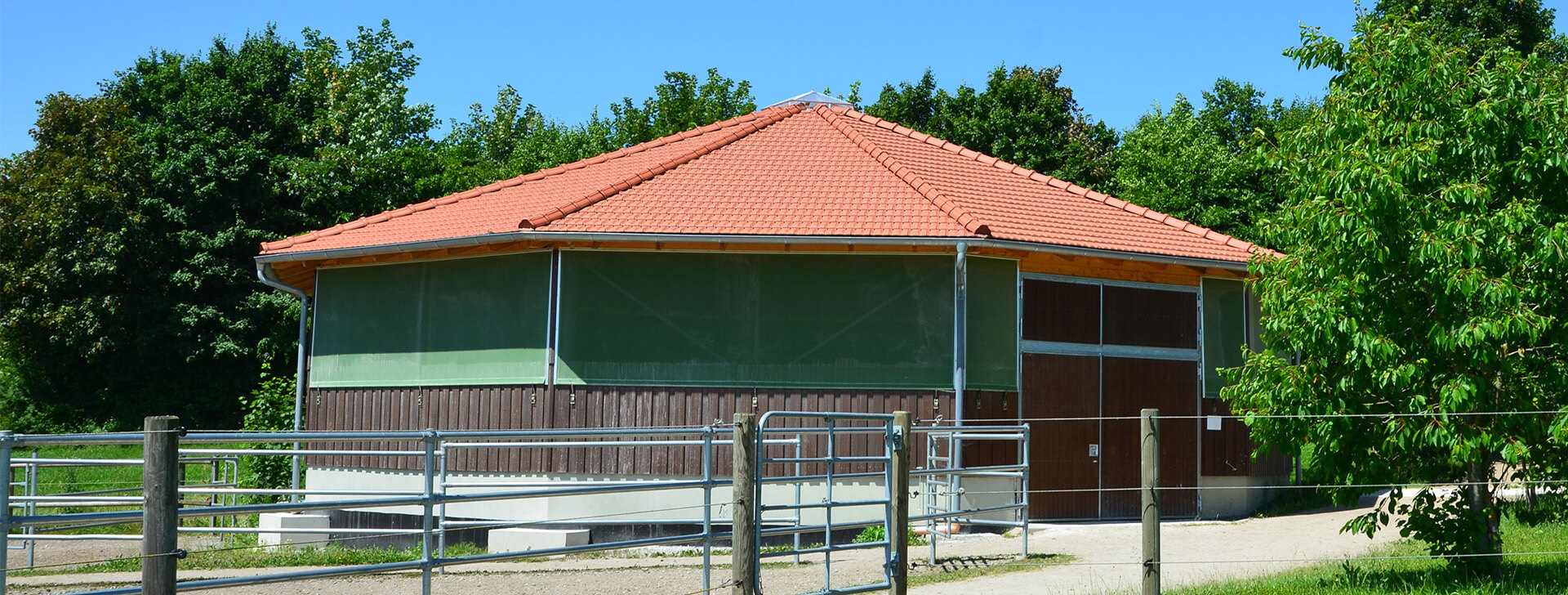 Манежі для роботи на корді – досконалість з урахуванням побажань кліента - WOLF System